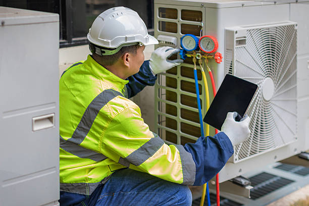 Professional Hvac technician working in California, MD